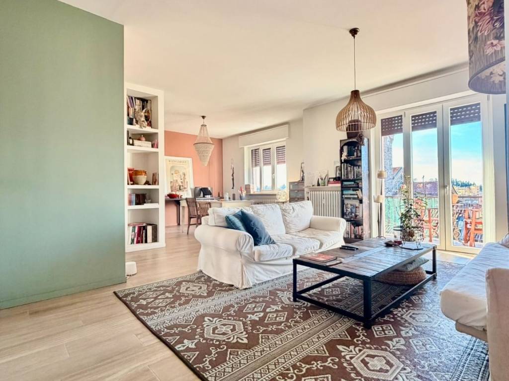 appartamento in vendita a Varese in zona Giubiano