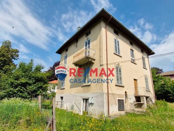 casa indipendente in vendita a Varese in zona Sant'Ambrogio