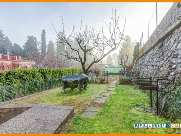 casa indipendente in vendita a Varese in zona Santa Maria del Monte