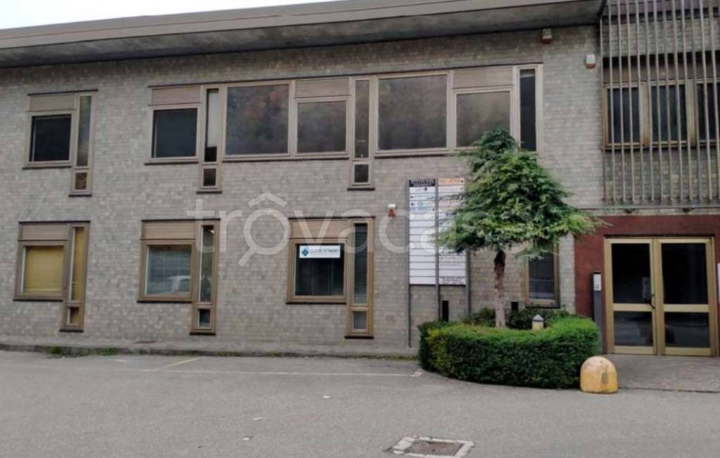 ufficio in vendita a Varese in zona Viale Belforte