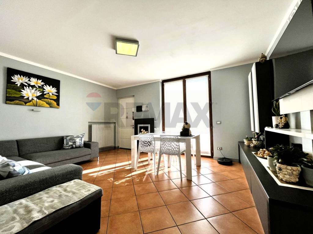 appartamento in vendita a Varese in zona Giubiano