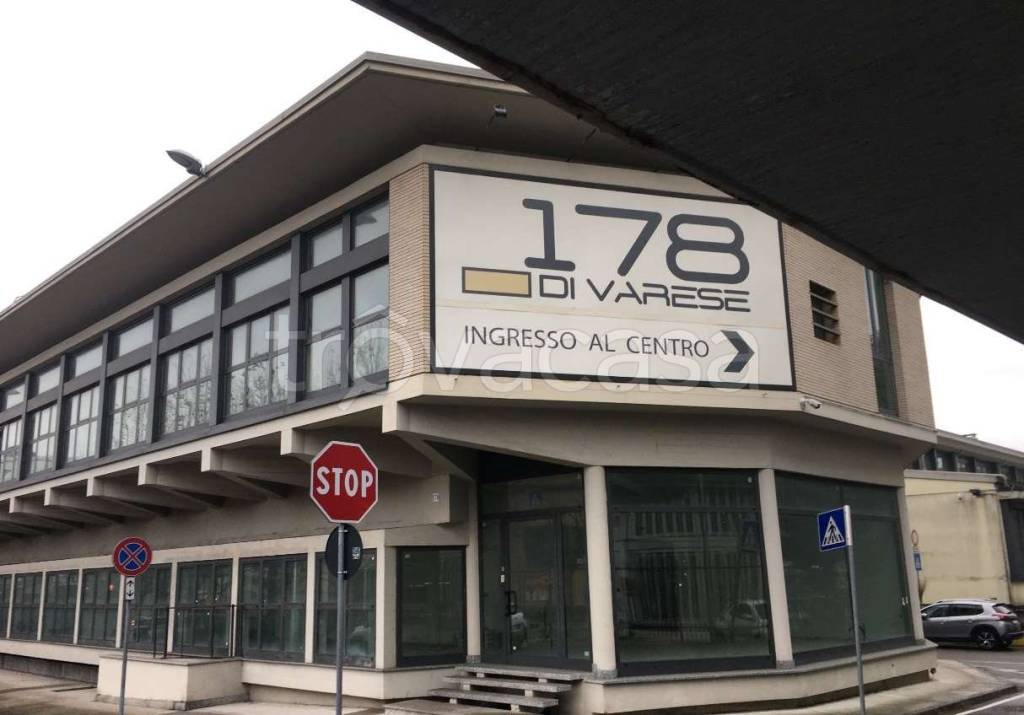 negozio in vendita a Varese in zona Viale Belforte