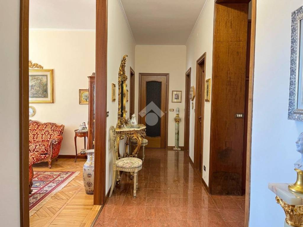 appartamento in vendita a Varese in zona Centro Città