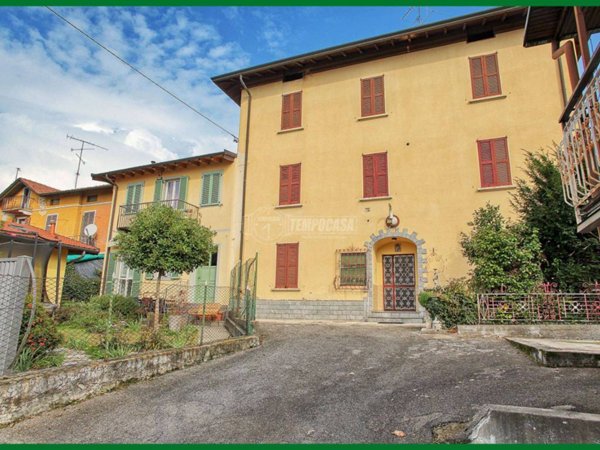 intera palazzina in vendita a Varese in zona Schiranna