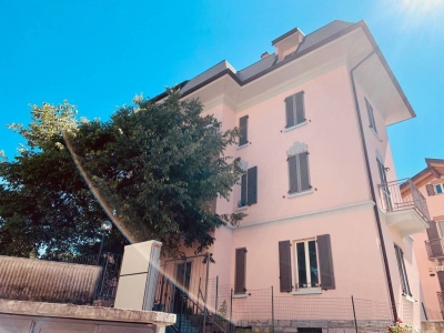 appartamento in vendita a Varese in zona Avigno