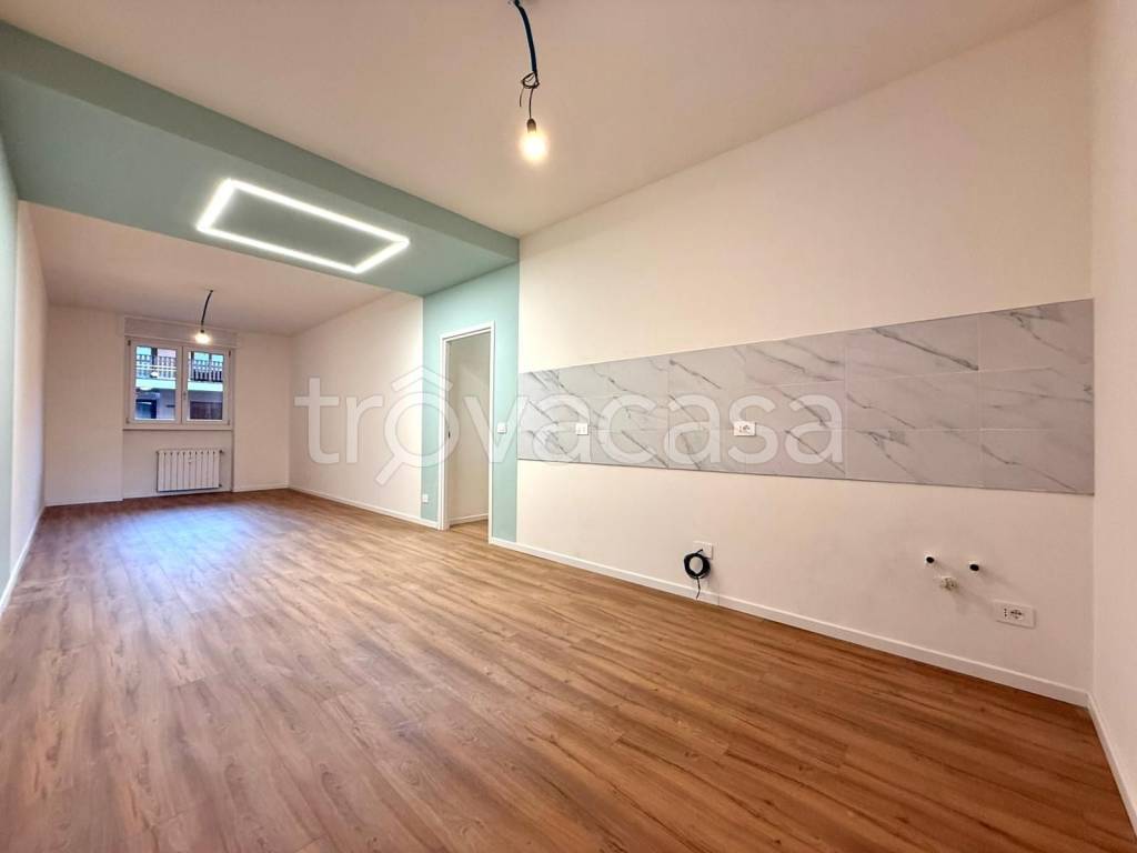 appartamento in vendita a Varese in zona Biumo