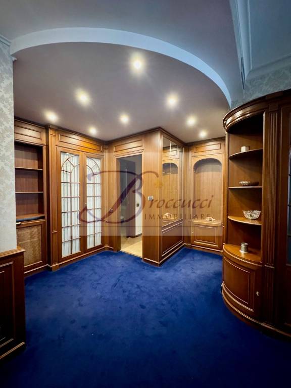 appartamento in vendita a Varese in zona Centro Città