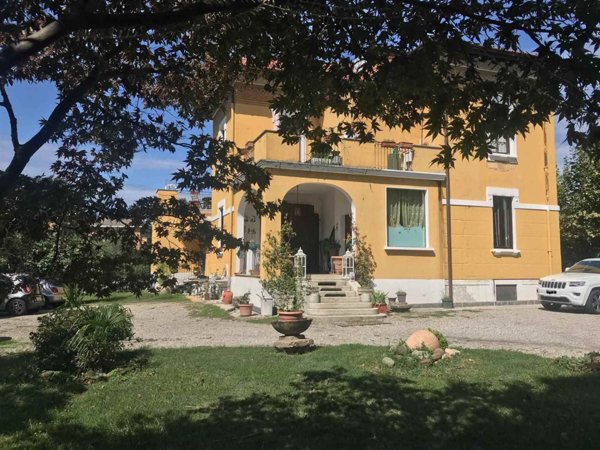 casa indipendente in vendita a Varese in zona Bobbiate