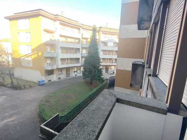 appartamento in vendita a Varese in zona Giubiano
