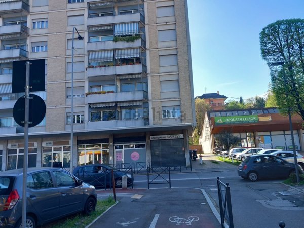 appartamento in vendita a Varese in zona Biumo