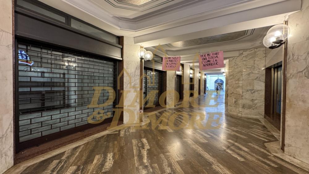 locale di sgombero in vendita a Varese in zona Centro Città