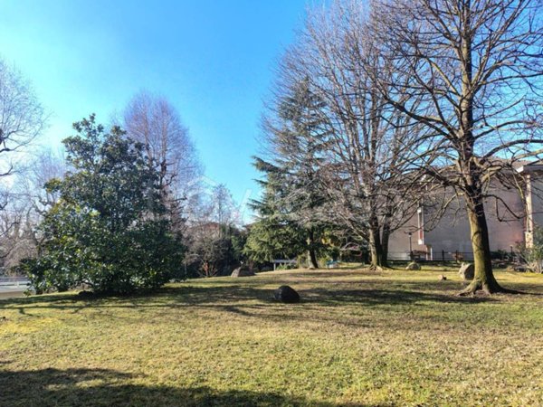 appartamento in vendita a Varese in zona Schiranna