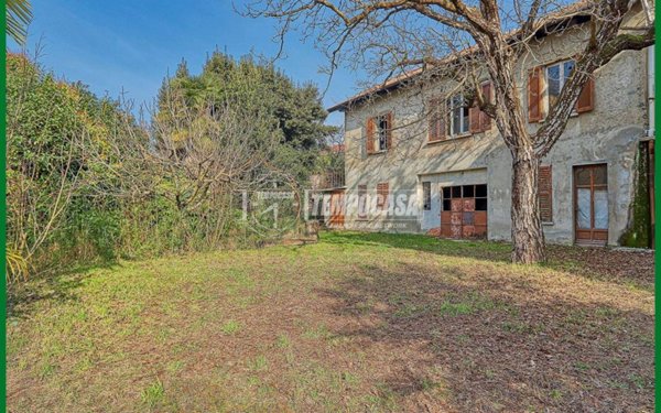 casa indipendente in vendita a Varese in zona Giubiano