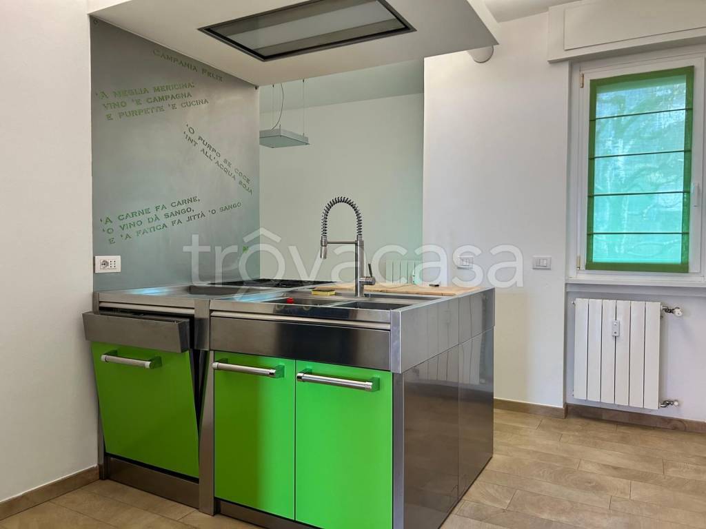 appartamento in vendita a Varese in zona Casbeno