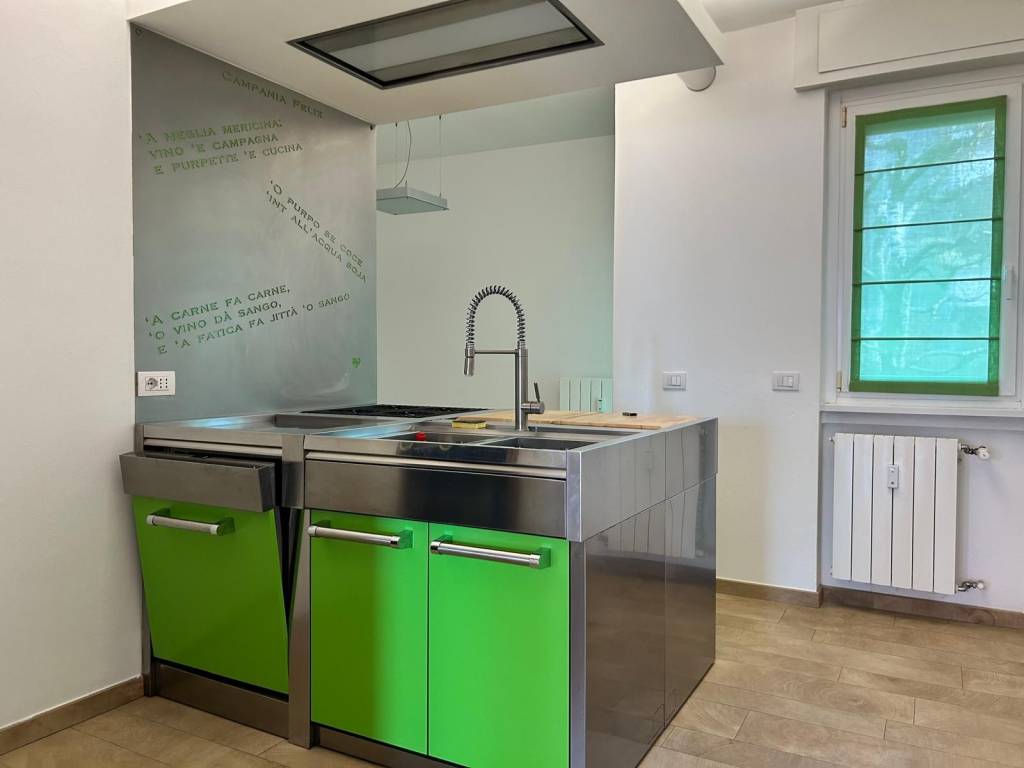 appartamento in vendita a Varese in zona Casbeno
