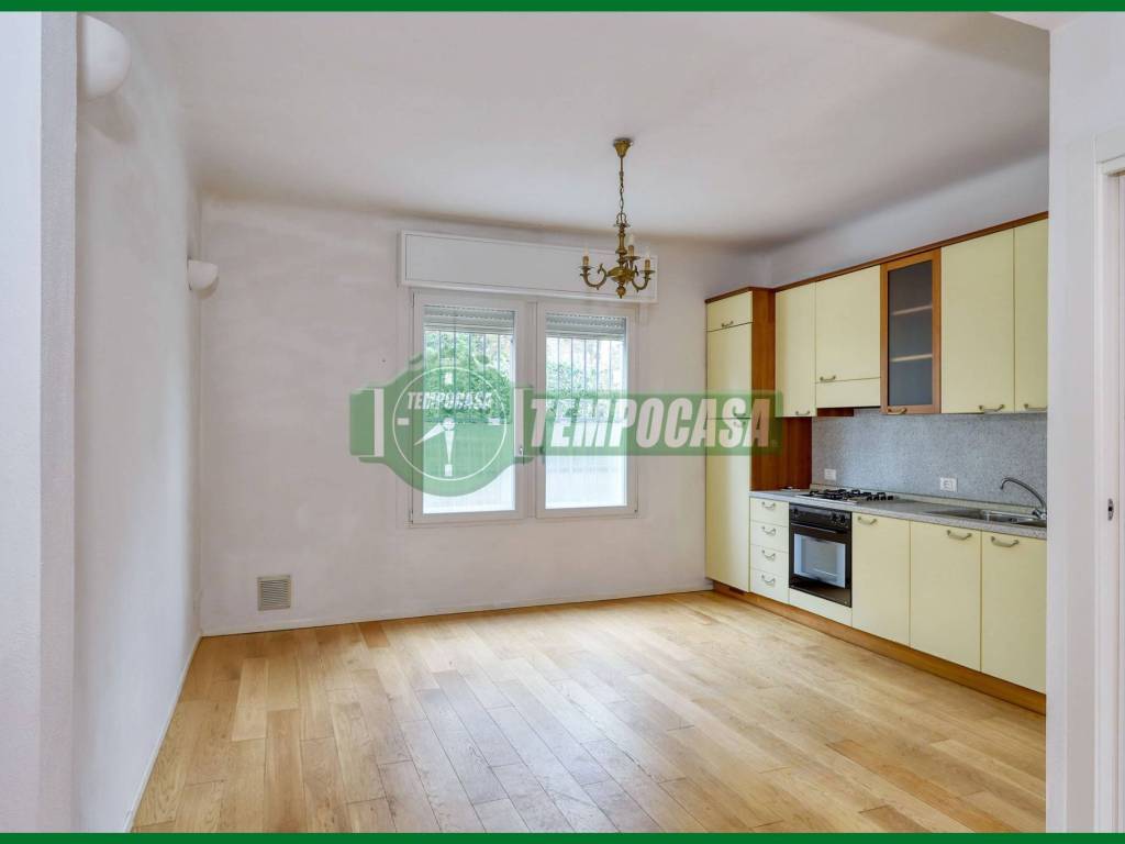 appartamento in vendita a Varese in zona Biumo