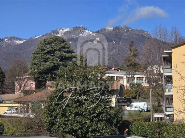 appartamento in vendita a Varese in zona Avigno