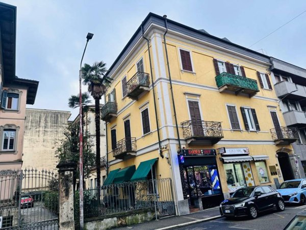 appartamento in vendita a Varese in zona Biumo