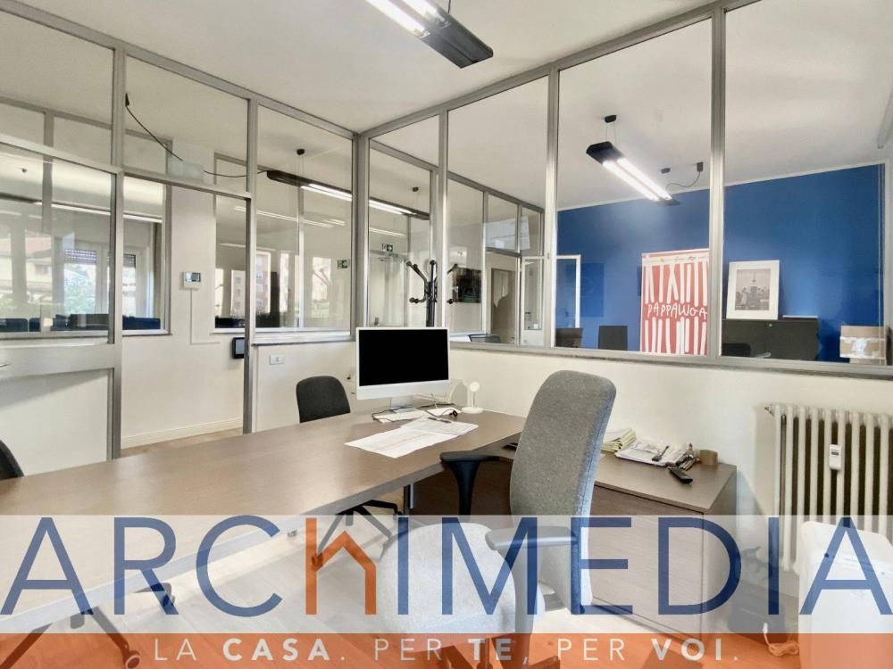 ufficio in vendita a Varese in zona Giubiano