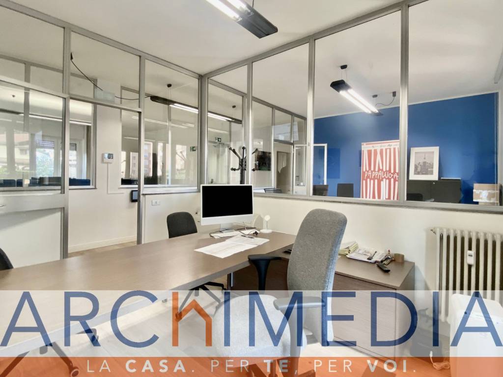 ufficio in vendita a Varese in zona Giubiano