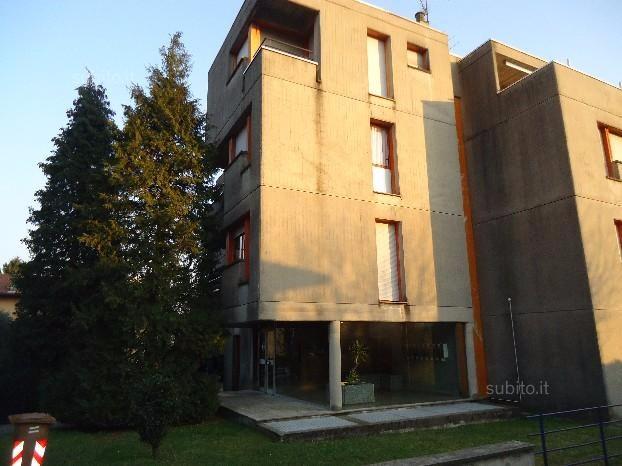 appartamento in vendita a Varese in zona Giubiano