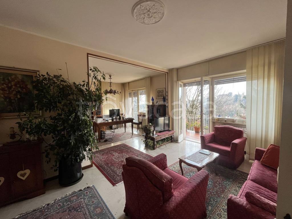 appartamento in vendita a Varese in zona Via Crispi