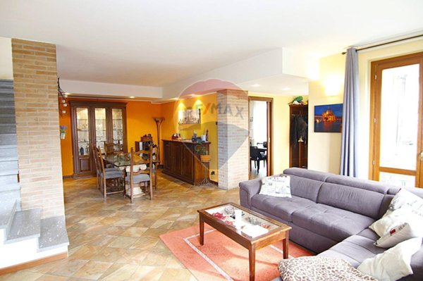 casa indipendente in vendita a Varese in zona Bizzozero