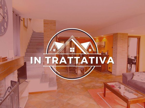 casa indipendente in vendita a Varese in zona Bizzozero