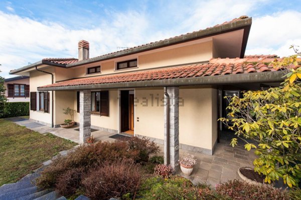 casa indipendente in vendita a Varese in zona Centro Città