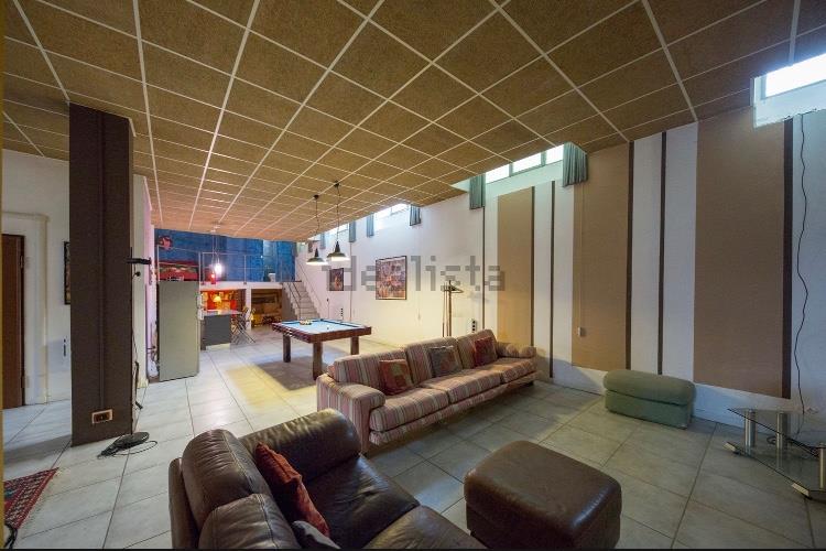 appartamento in vendita a Varese in zona Centro Città