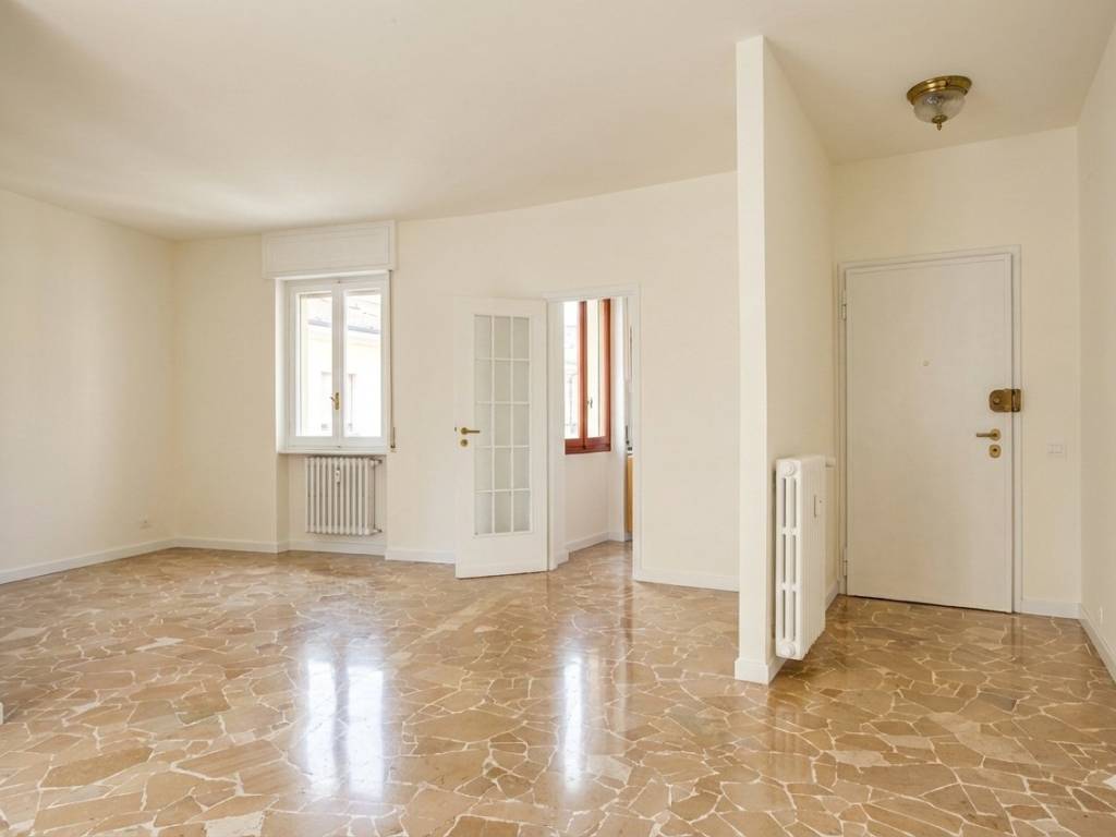 appartamento in vendita a Varese in zona Giubiano