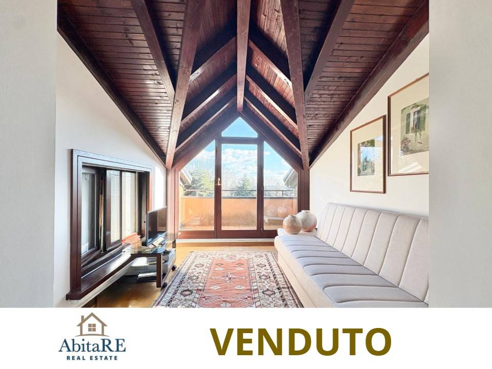 casa indipendente in vendita a Varese in zona Ippodromo