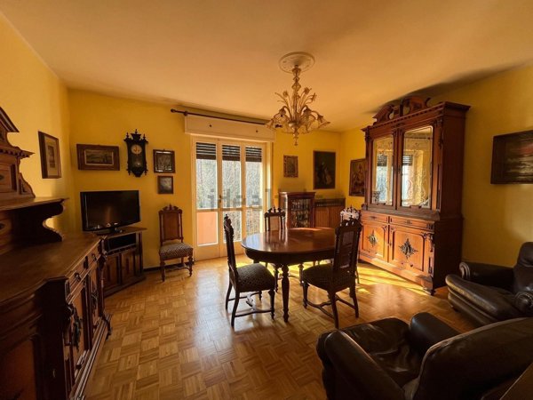 appartamento in vendita a Varese in zona Avigno