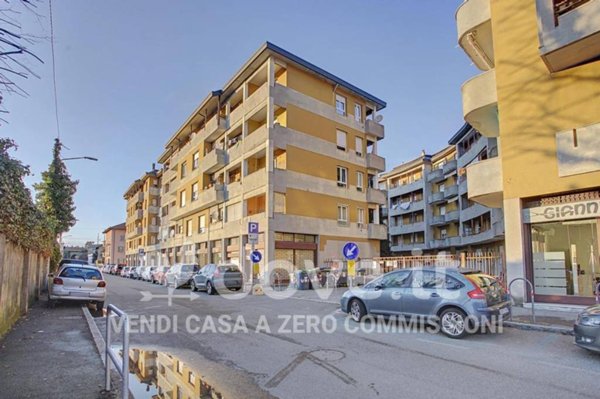 appartamento in vendita a Varese in zona Giubiano