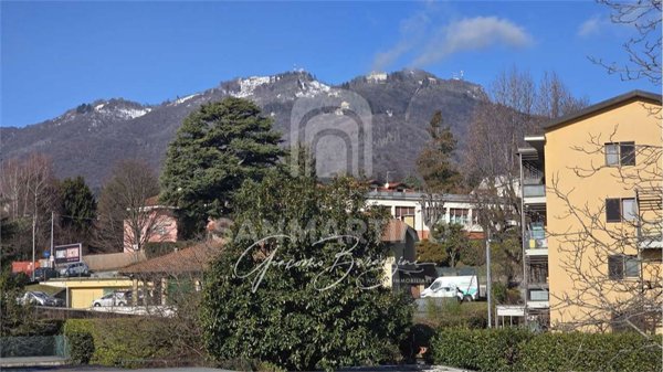 appartamento in vendita a Varese in zona Avigno