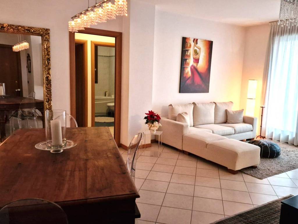 appartamento in vendita a Varese in zona Viale Europa