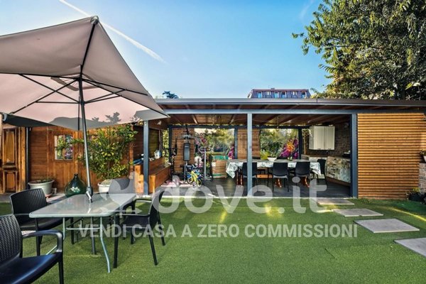 casa indipendente in vendita a Varese in zona Viale Borri