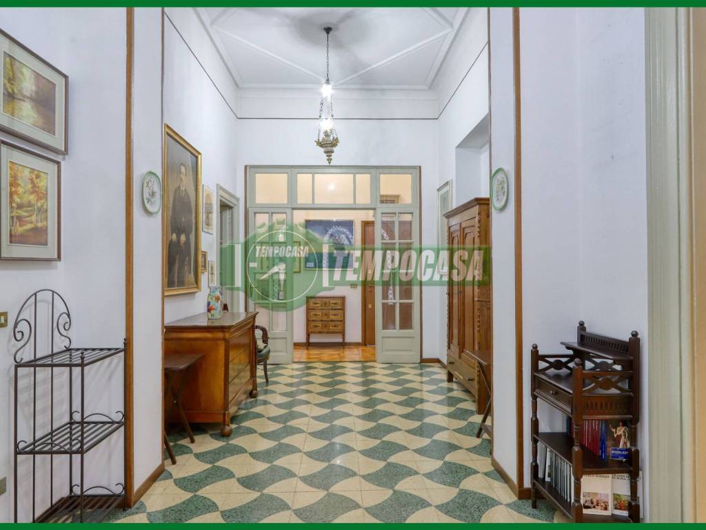 casa indipendente in vendita a Varese in zona Ippodromo