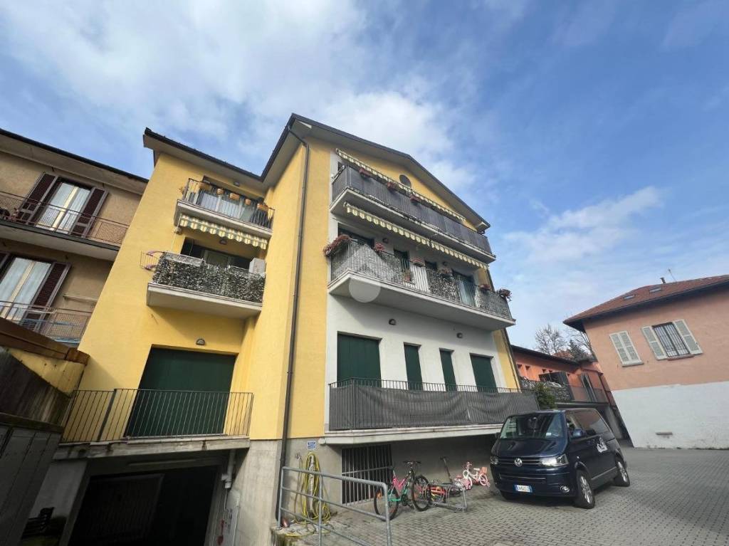 appartamento in vendita a Varese in zona Giubiano
