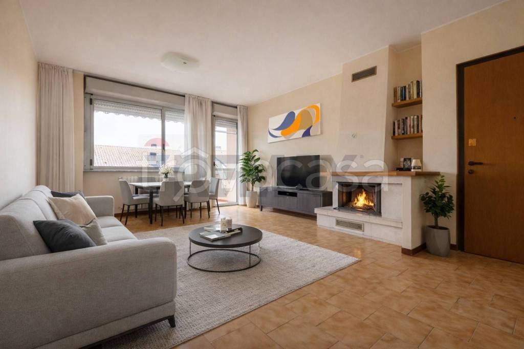 appartamento in vendita a Varese in zona Centro Città