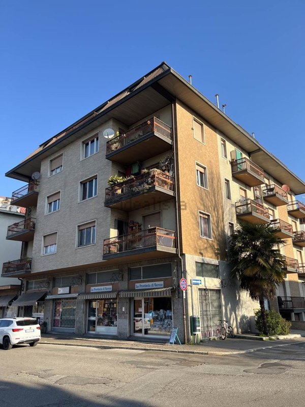 appartamento in vendita a Varese in zona Giubiano