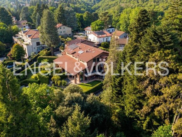 casa indipendente in vendita a Varese in zona Sant'Ambrogio