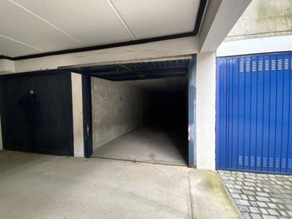 negozio in vendita a Varese in zona Capolago