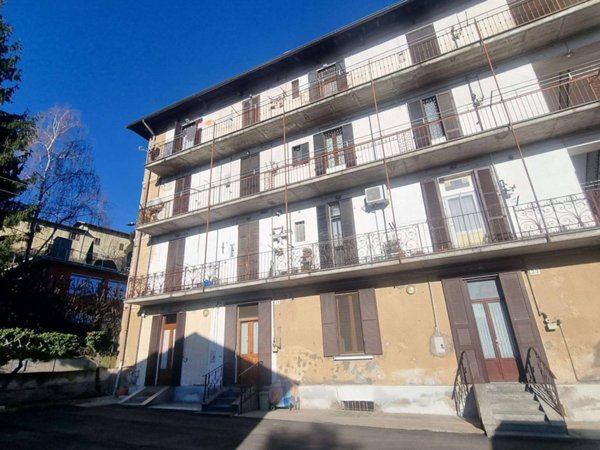 appartamento in vendita a Varese in zona Biumo