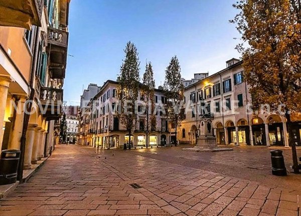 attico in vendita a Varese in zona Centro Città