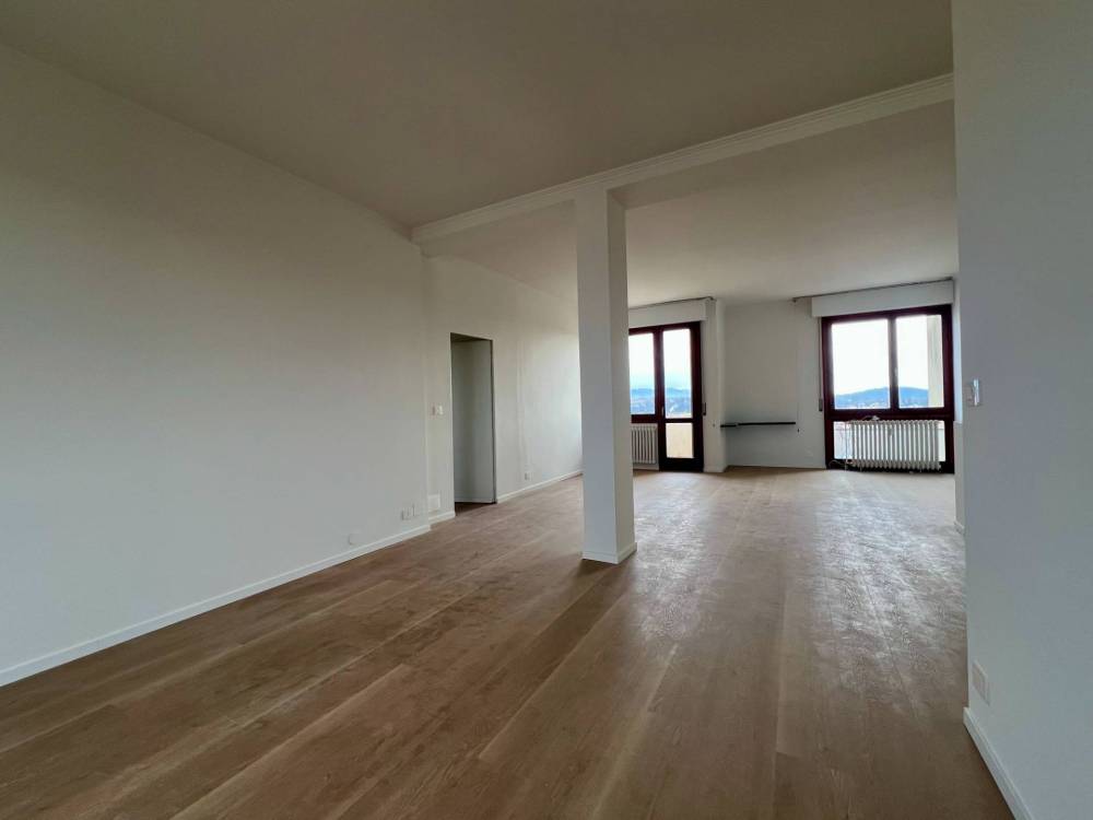 appartamento in vendita a Varese in zona Centro Città