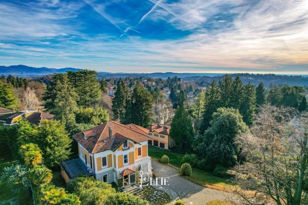 casa indipendente in vendita a Varese in zona Prima Cappella