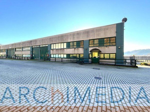 locale commerciale in vendita a Varese in zona Viale Belforte