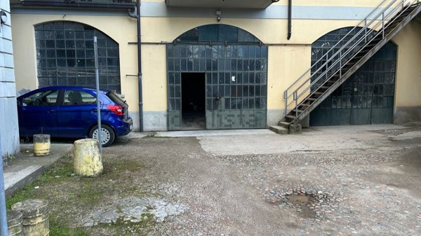 locale di sgombero in vendita a Varese in zona Centro Città