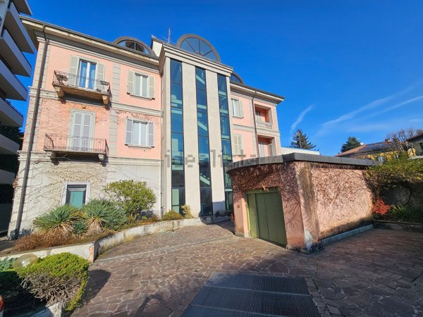 negozio in vendita a Varese in zona Centro Città